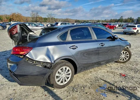 2024 Kia Forte Lx z USA, uszkodzony, nr VIN 3KPF24AD5RE814498